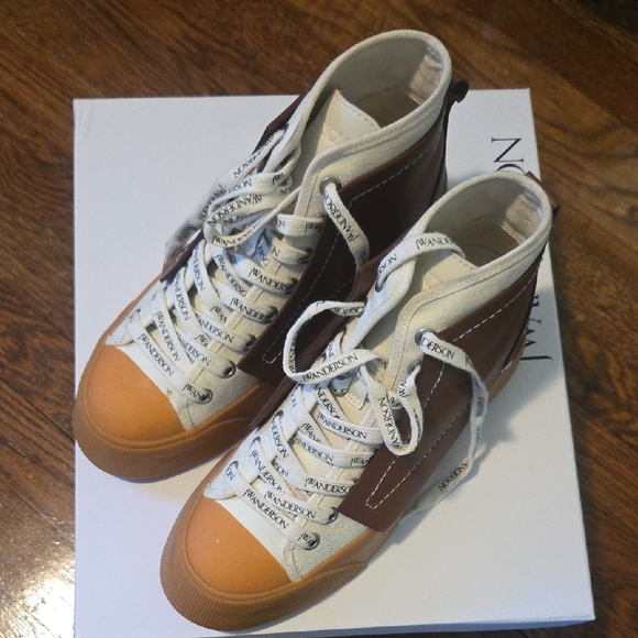 JW ANDERSON Brown and Cream Lace Up Boots - Picture 1 of 4